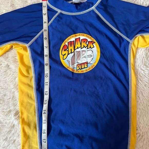 NWT tribalsurf rash guard  size Medium 12/14 - Picture 5 of 7